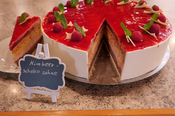 Himbeer-Schokotorte im Caf Felsenstble in St. Mrgen